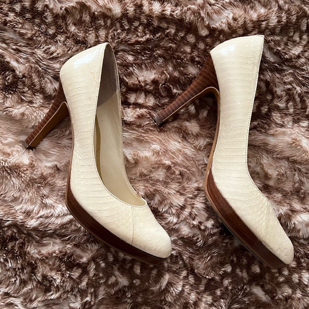 Lauren Ralph Lauren cream croc embossed pumps